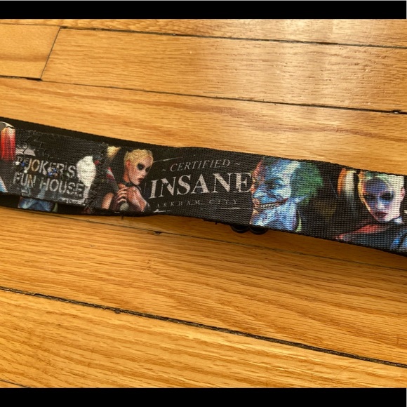 Batman Arkham Buckle Down Seatbelt Belt - Picture 4 of 6